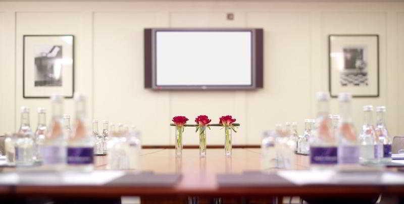 더 피츠윌리엄 호텔 더블린 외부 사진 A meeting room at the hotel