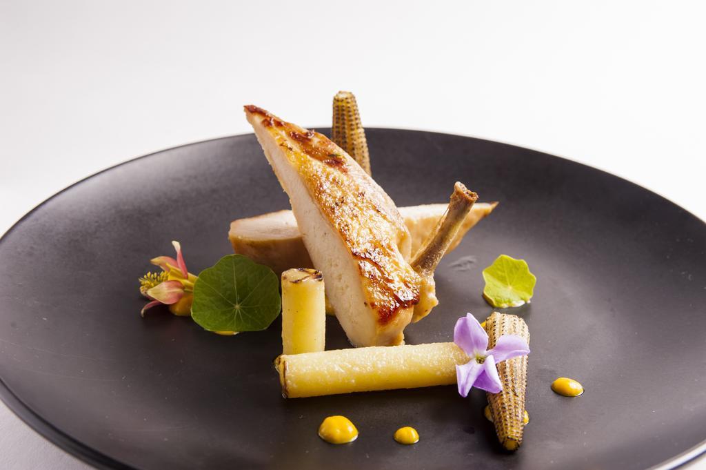더 피츠윌리엄 호텔 더블린 외부 사진 A modern French dish