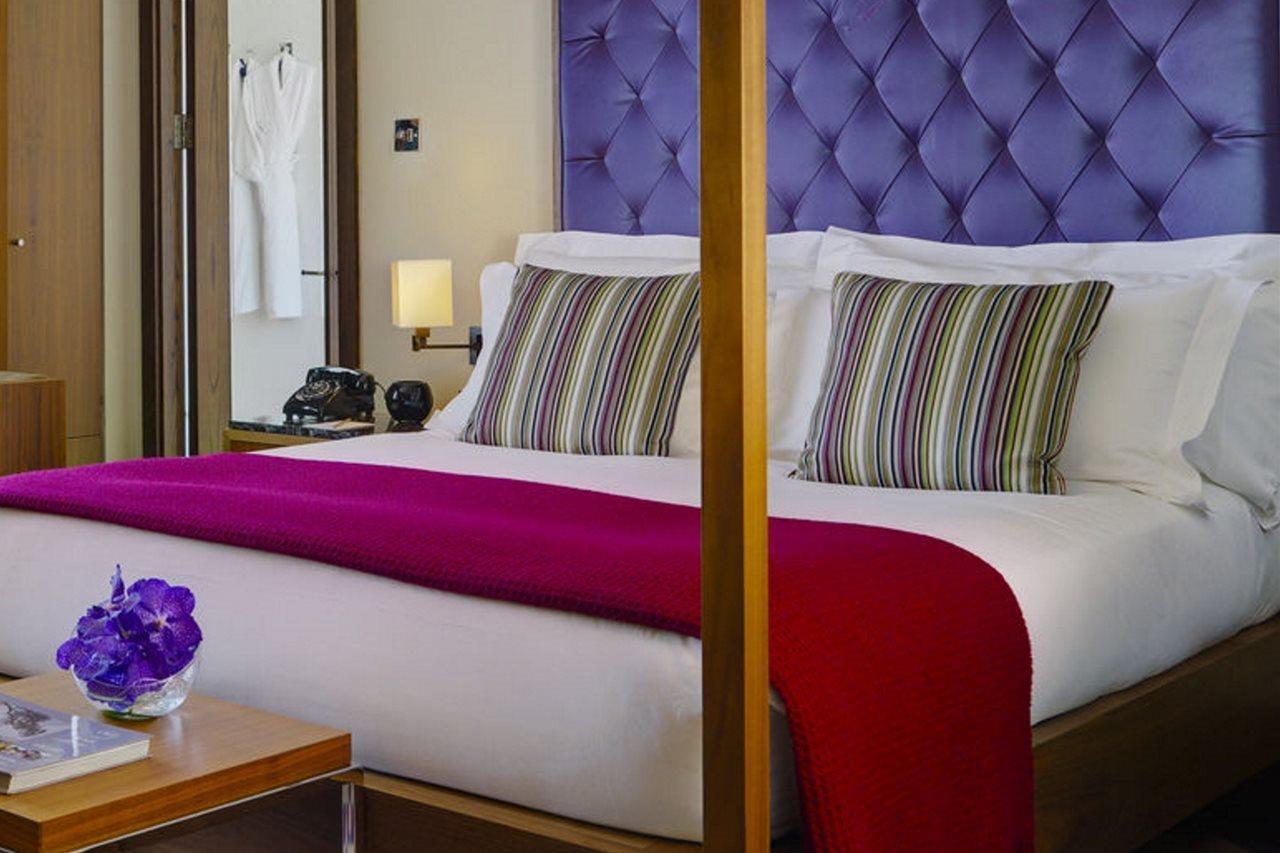 더 피츠윌리엄 호텔 더블린 외부 사진 A bedroom at the hotel