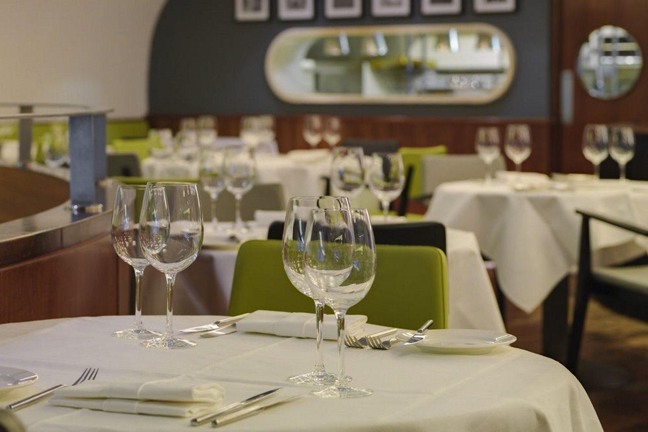 더 피츠윌리엄 호텔 더블린 외부 사진 The interior of the restaurant