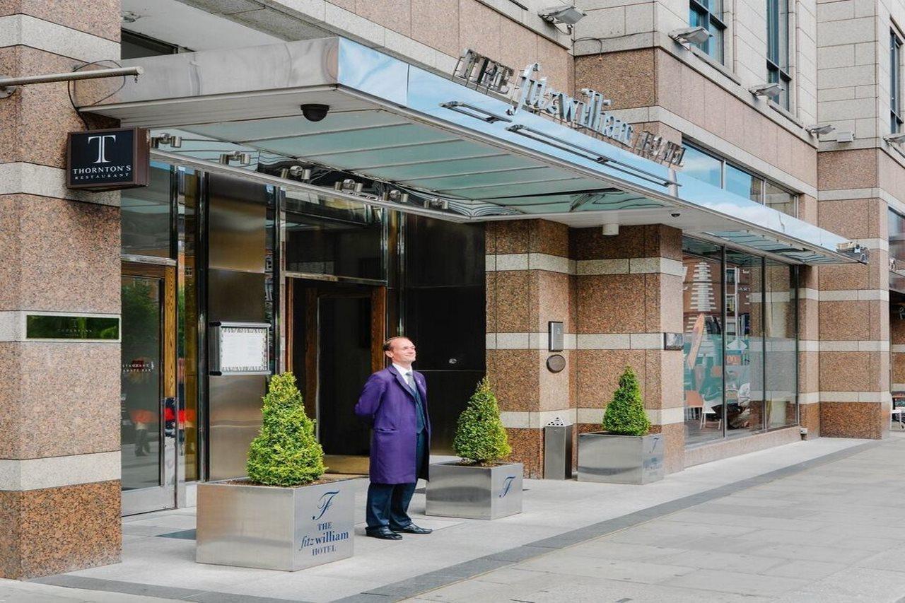 더 피츠윌리엄 호텔 더블린 외부 사진 Entrance to the hotel