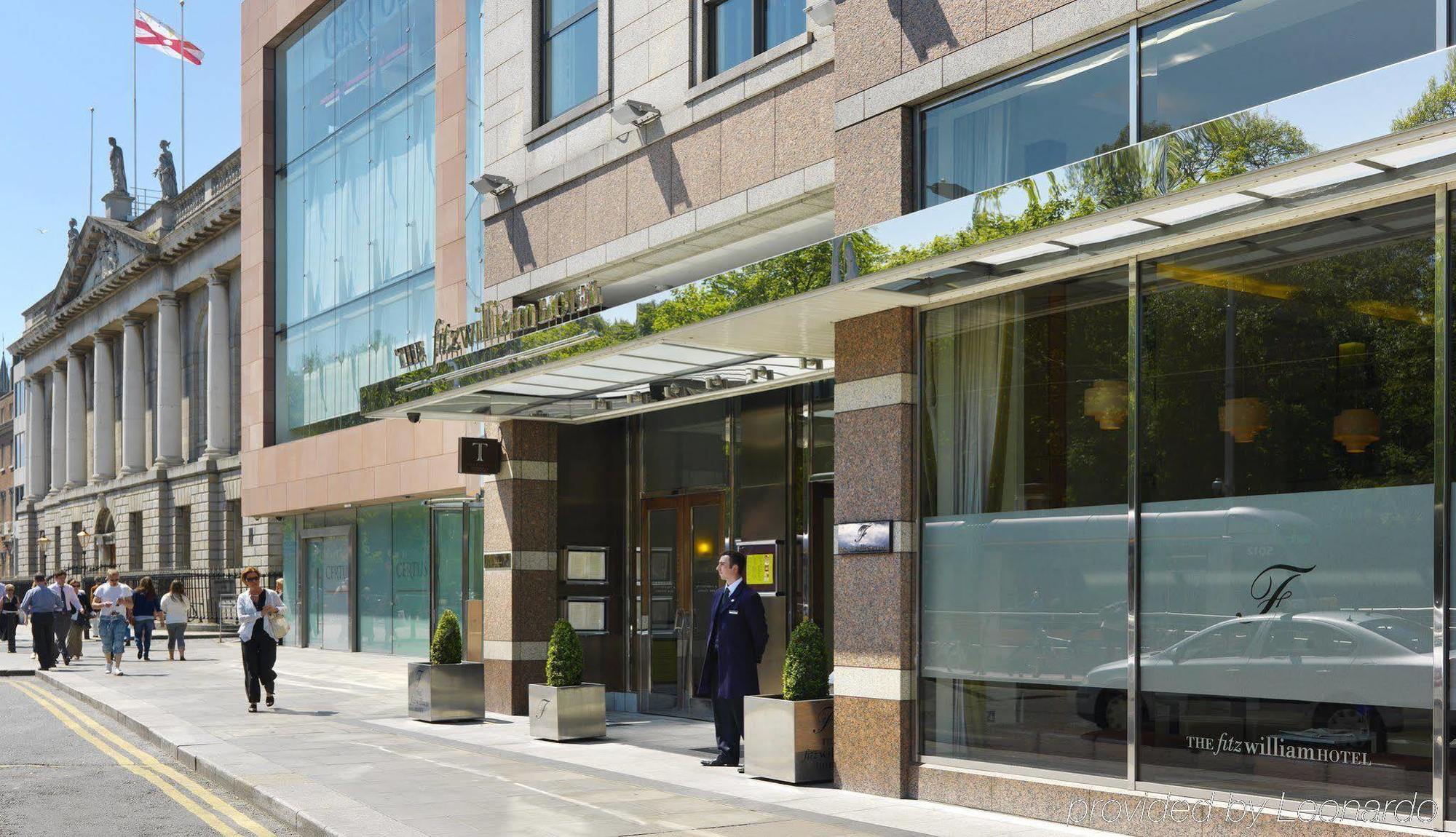 더 피츠윌리엄 호텔 더블린 외부 사진 The entrance to the hotel
